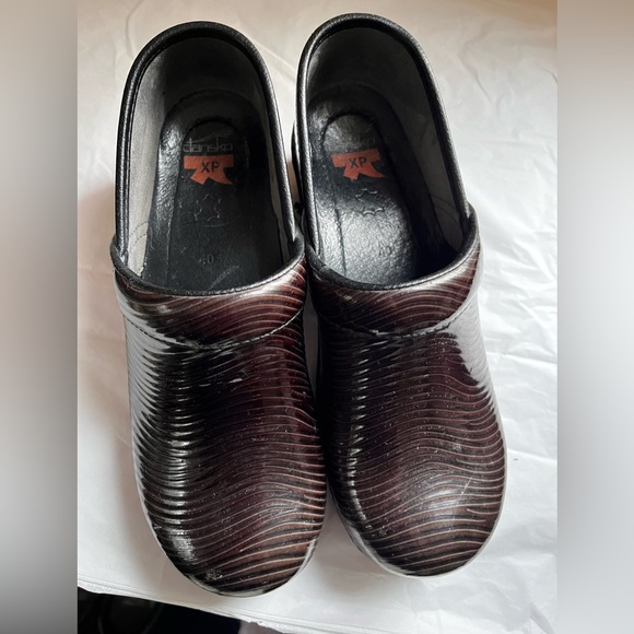 Dansko XP clogs. - Picture 2 of 4